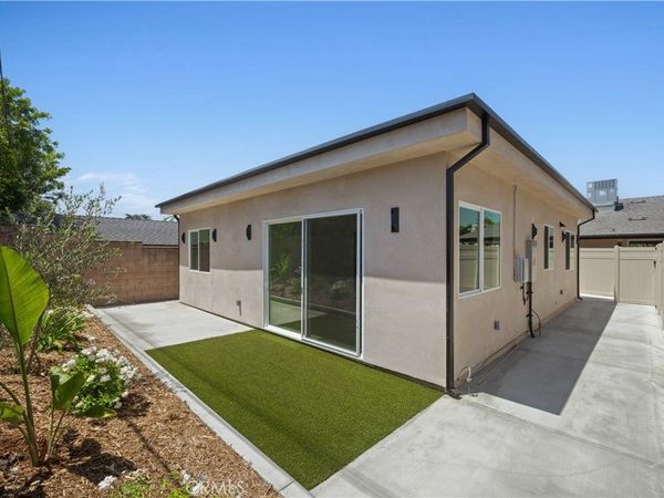 10053 Amestoy Avenue , Northridge, CA 91325