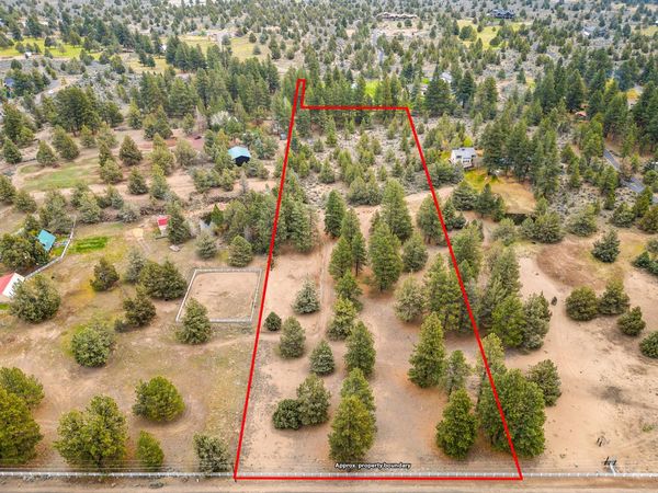 60570 Billadeau Road, Bend, OR 97702