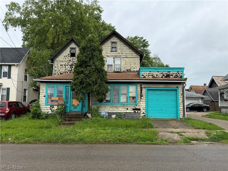 815 Amherst Road NE, Massillon, OH 44646 Photo 1