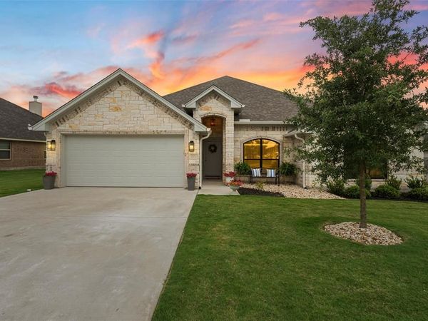 828 Agile Street , Hewitt, TX 76643