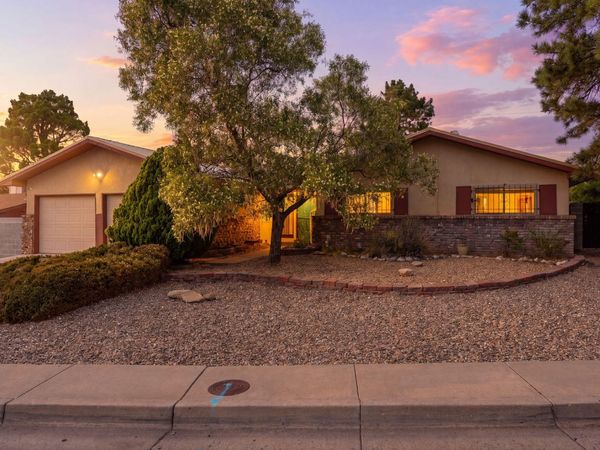 9507 Lagrima De Oro Road NE, Albuquerque, NM 87111
