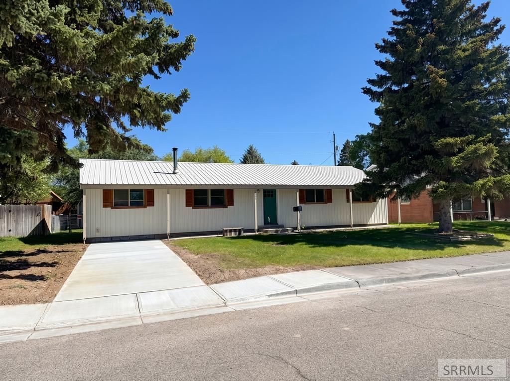 2237 Logan Drive, Idaho Falls, ID 83401 Main Photo