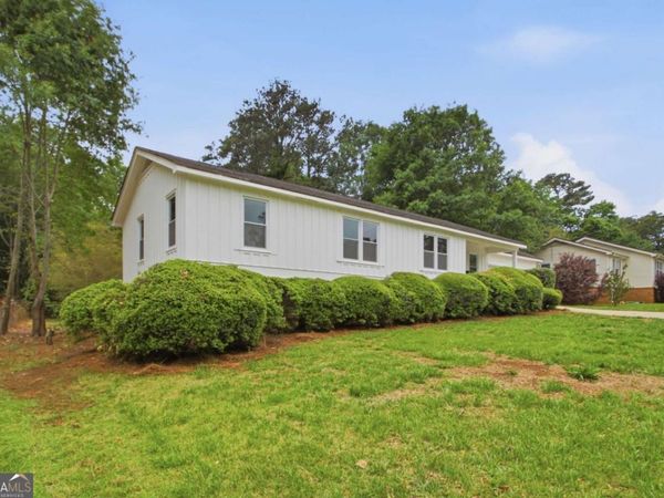 6867 LAURELWOOD Drive, Douglasville, GA 30135