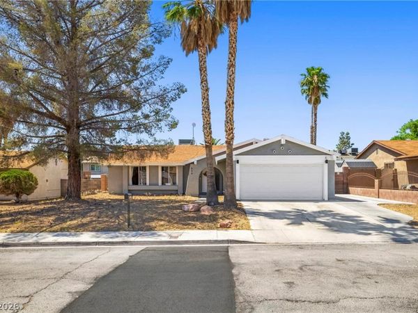 899 El Camino Way , Boulder City, NV 89005