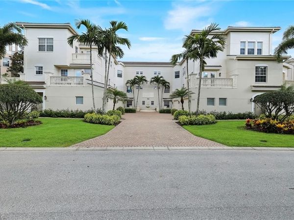 588 Avellino Isles CIR , Unit 20101, NAPLES, FL 34119