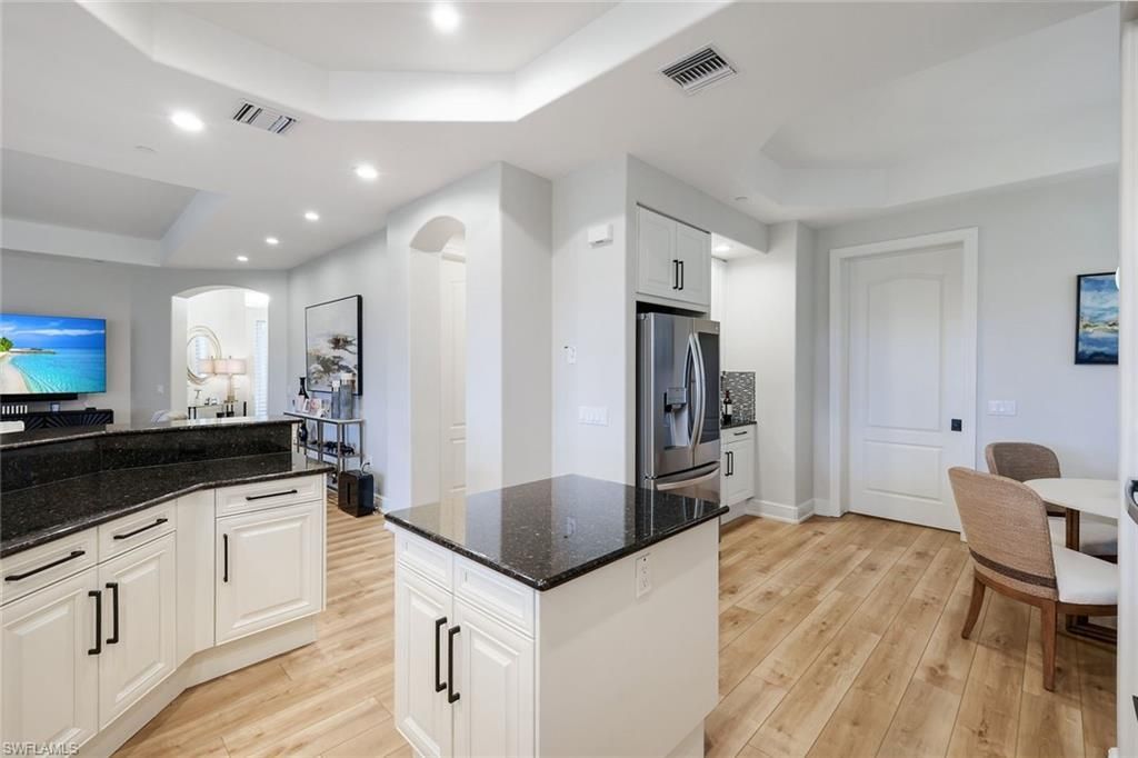 588 Avellino Isles Cir, Unit 20101, Naples, FL 34119 Photo
