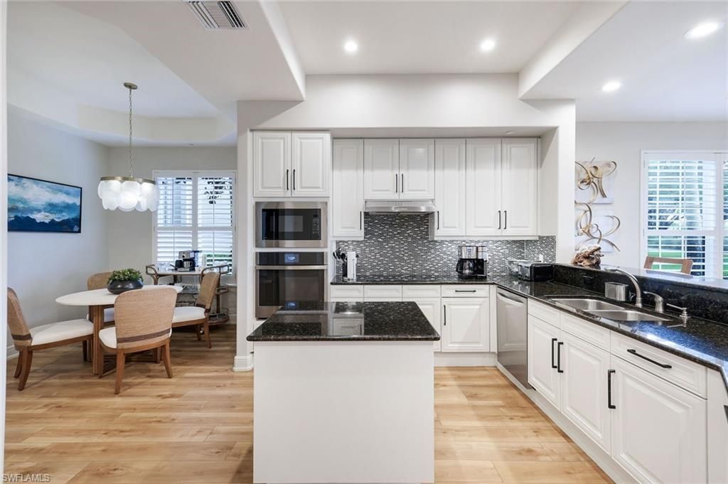 588 Avellino Isles Cir, Unit 20101, Naples, FL 34119 Photo