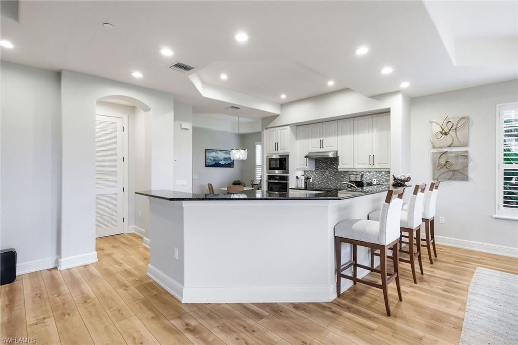 588 Avellino Isles Cir, Unit 20101, Naples, FL 34119 Photo