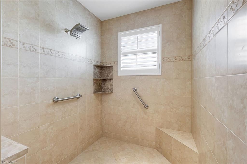 588 Avellino Isles Cir, Unit 20101, Naples, FL 34119 Photo
