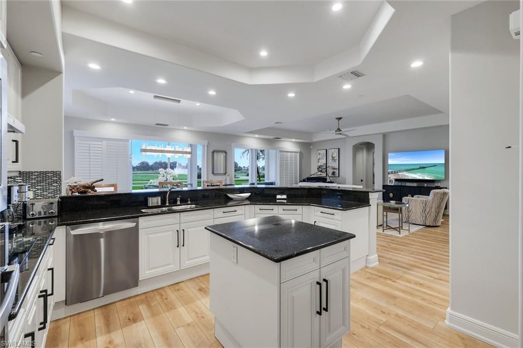 588 Avellino Isles Cir, Unit 20101, Naples, FL 34119 Photo