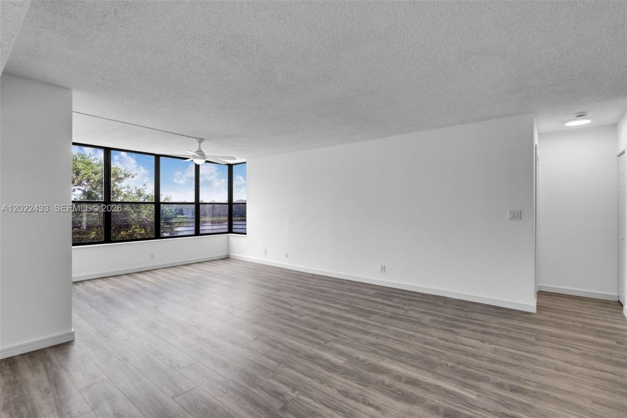 2767 Carambola Cir S, Unit 402, Coconut Creek, FL 33066 Photo