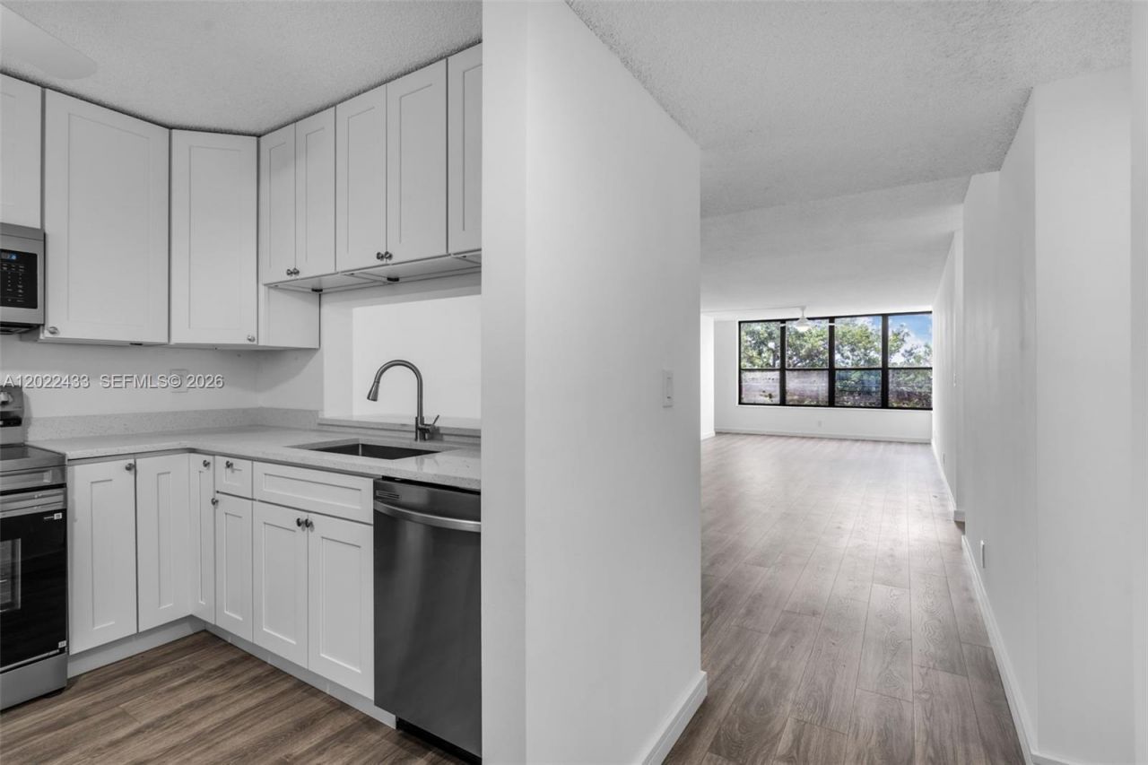 2767 Carambola Cir S, Unit 402, Coconut Creek, FL 33066 Photo