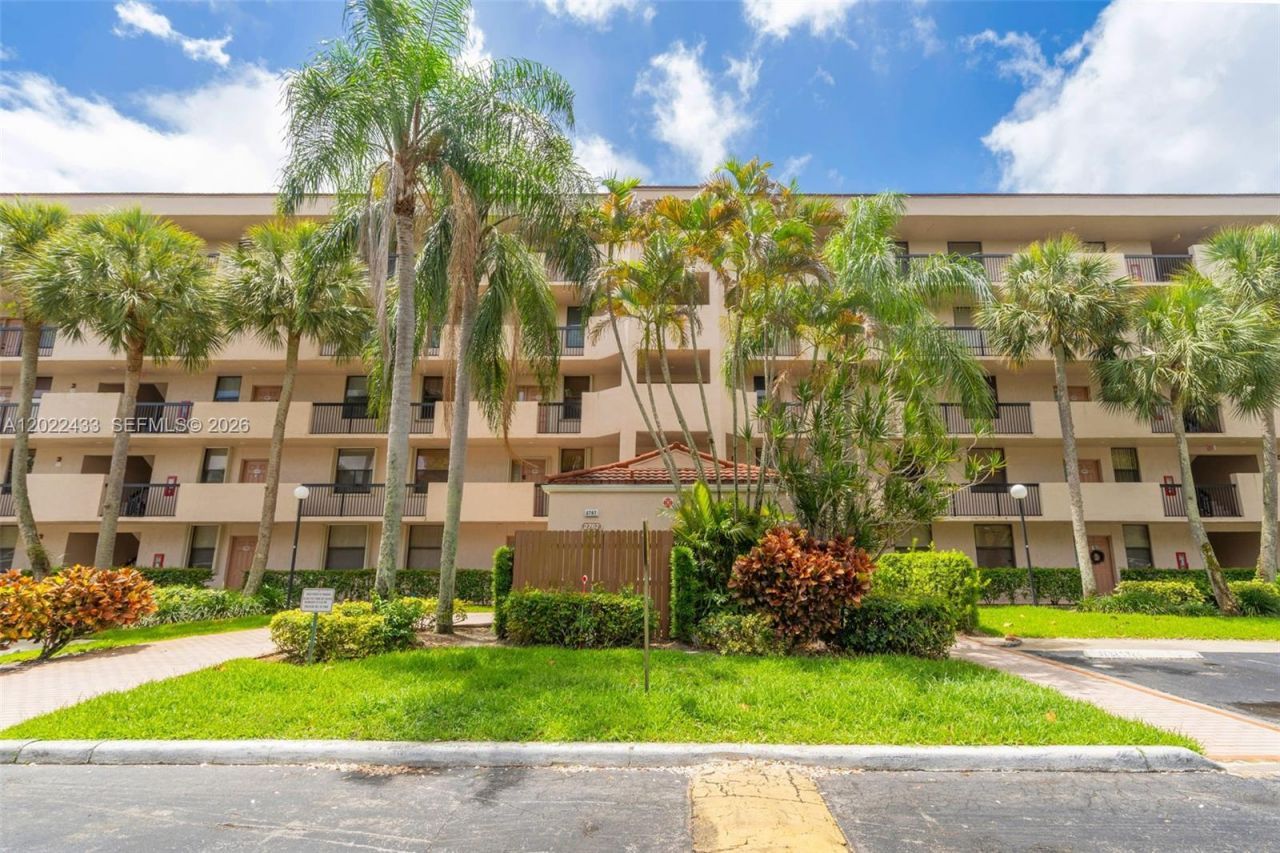 2767 Carambola Cir S, Unit 402, Coconut Creek, FL 33066 Photo