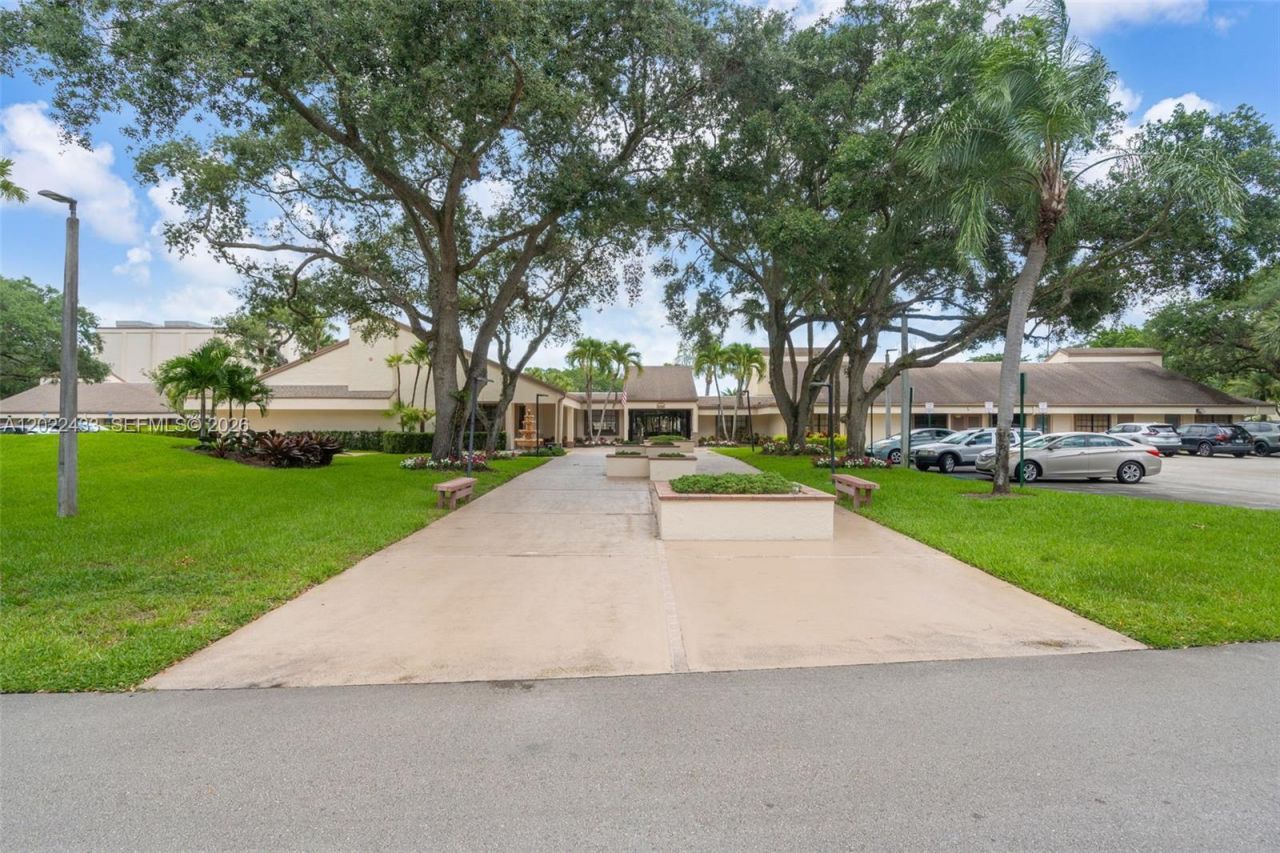 2767 Carambola Cir S, Unit 402, Coconut Creek, FL 33066 Photo
