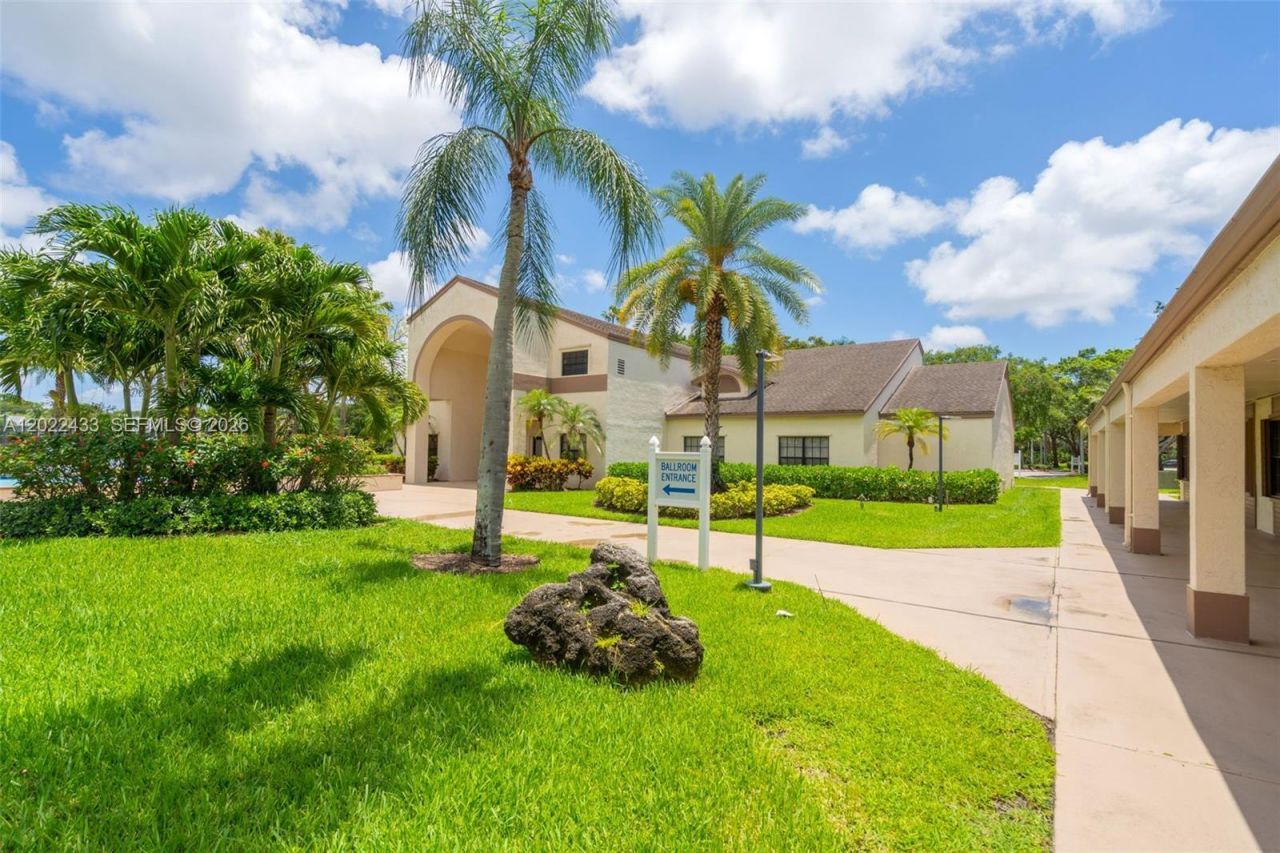 2767 Carambola Cir S, Unit 402, Coconut Creek, FL 33066 Photo