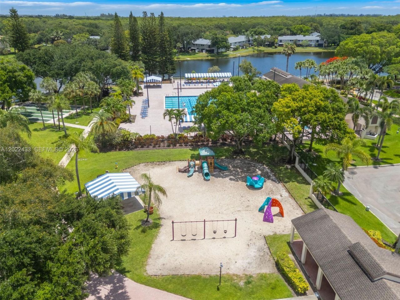 2767 Carambola Cir S, Unit 402, Coconut Creek, FL 33066 Photo