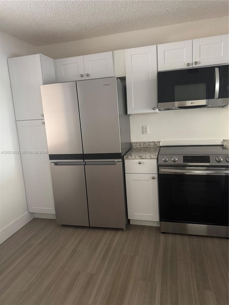 605 Ives Dairy Rd , Unit 306-7, Miami, FL 33179 Photo