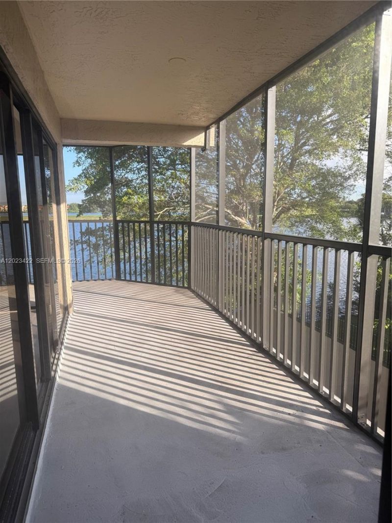 605 Ives Dairy Rd , Unit 306-7, Miami, FL 33179 Photo