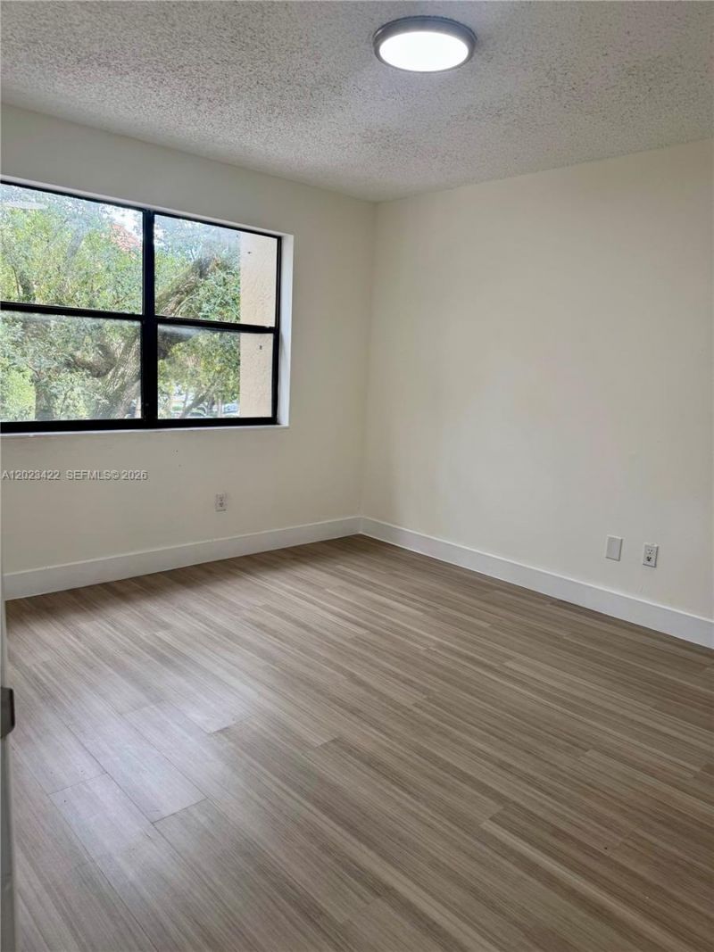 605 Ives Dairy Rd , Unit 306-7, Miami, FL 33179 Photo