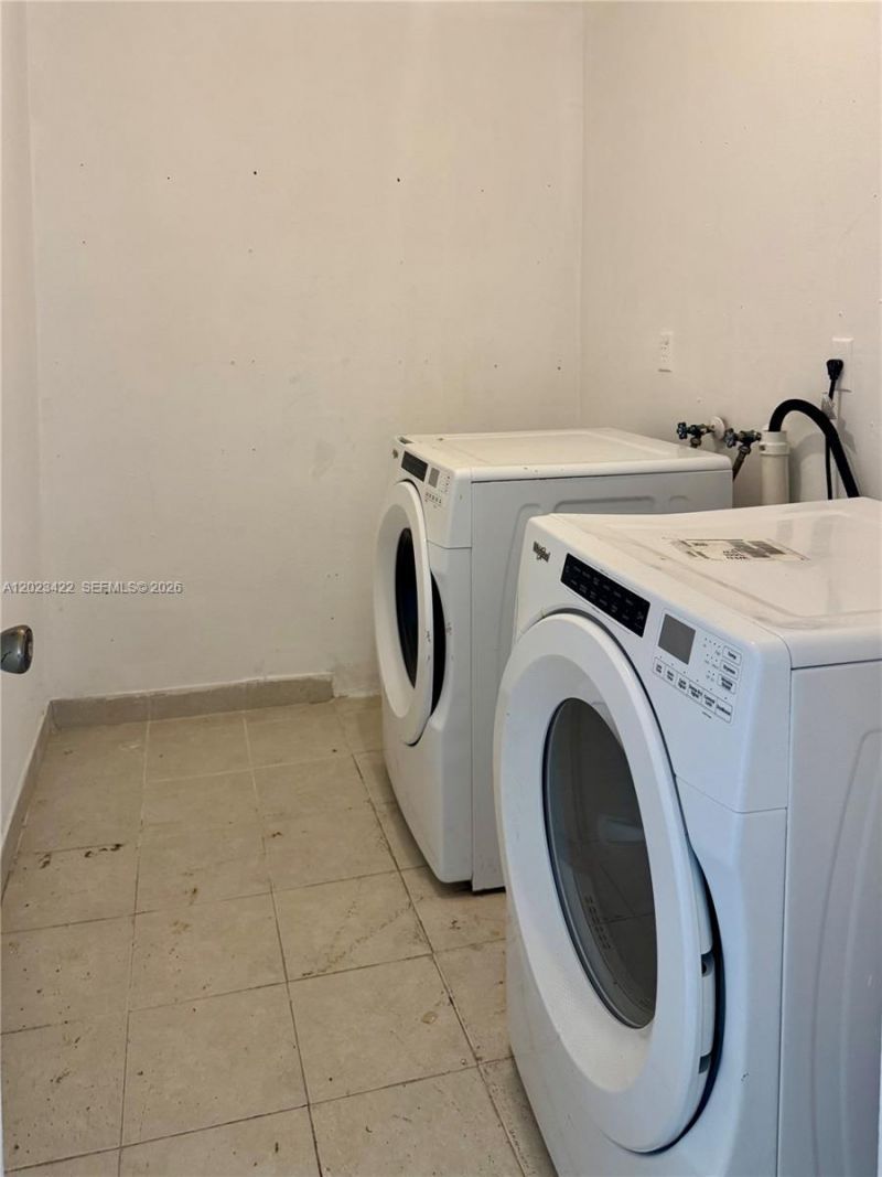 605 Ives Dairy Rd , Unit 306-7, Miami, FL 33179 Photo