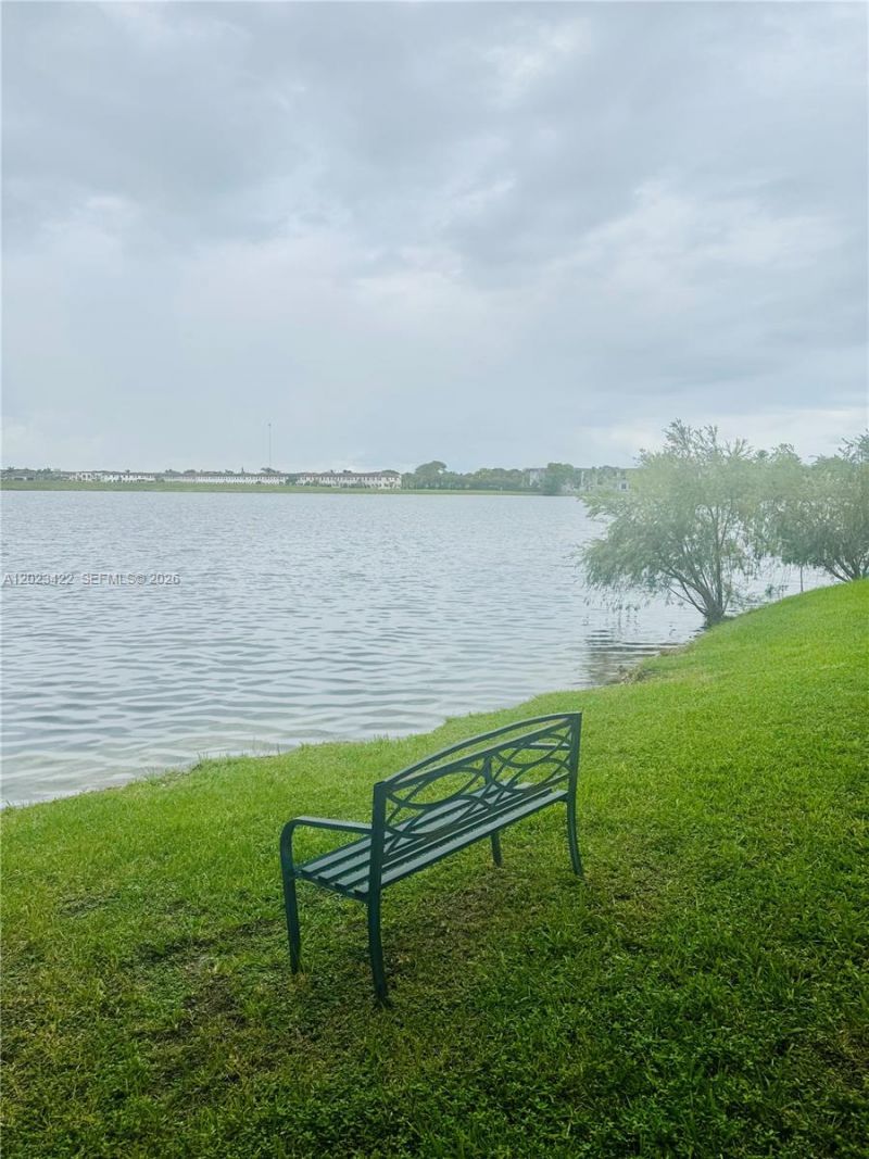 605 Ives Dairy Rd , Unit 306-7, Miami, FL 33179 Photo