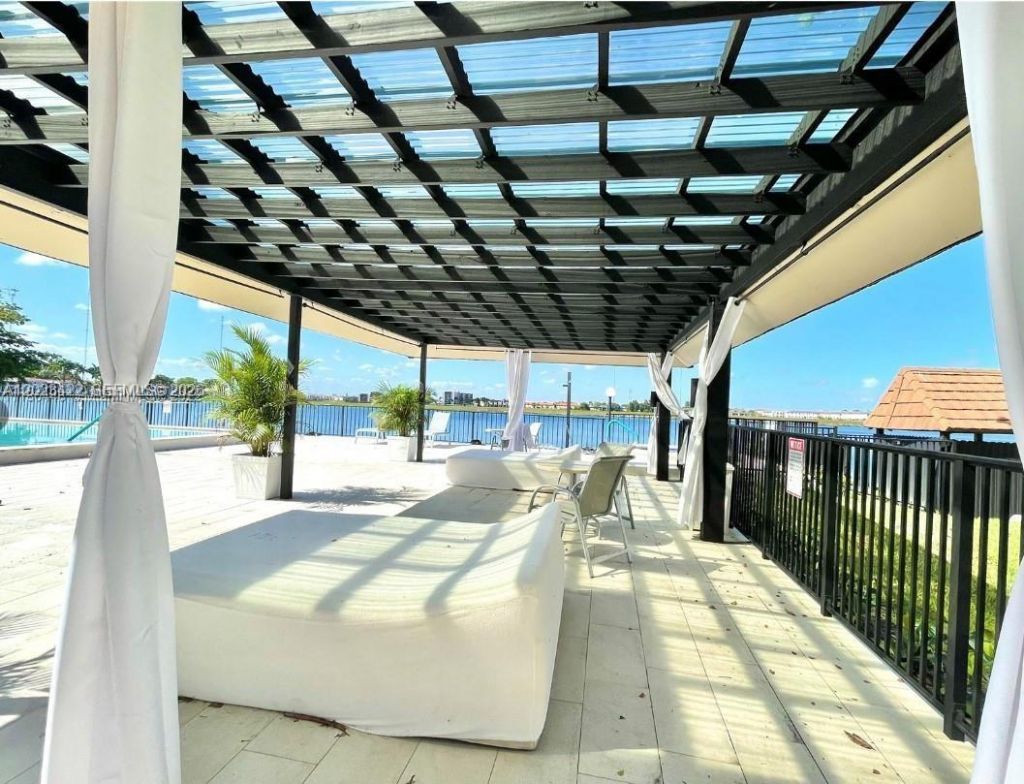 605 Ives Dairy Rd , Unit 306-7, Miami, FL 33179 Photo