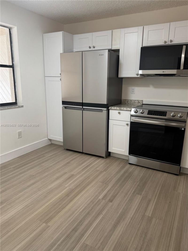 605 Ives Dairy Rd , Unit 306-7, Miami, FL 33179 Photo