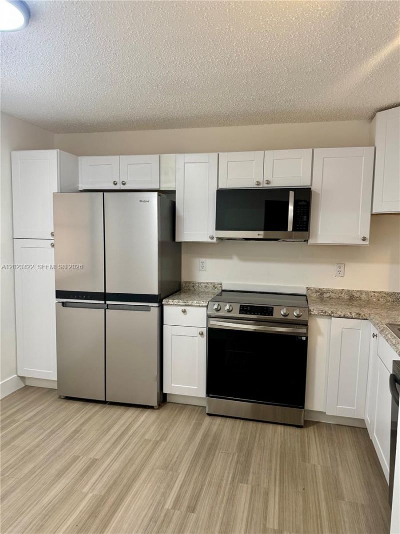 605 Ives Dairy Rd , Unit 306-7, Miami, FL 33179 Photo