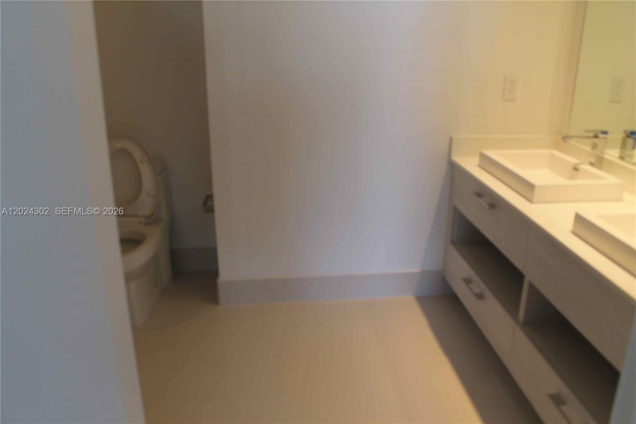 45 SW 9th St , Unit 2109, Miami, FL 33130 Photo