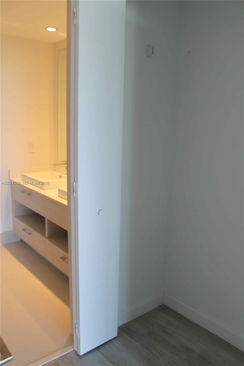 45 SW 9th St , Unit 2109, Miami, FL 33130 Photo