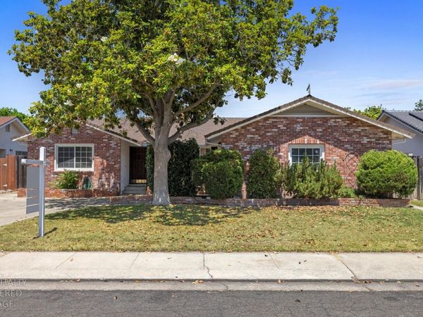 253 E Canterbury Dr, Stockton, CA 95207