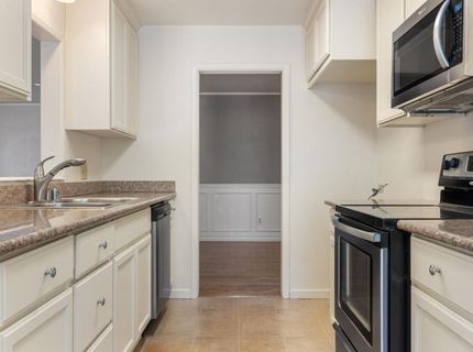 253 E Canterbury Dr, Stockton, CA 95207 Photo