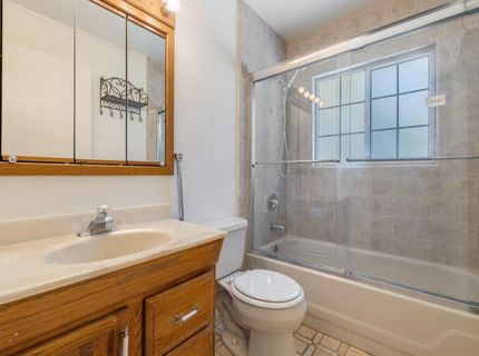 253 E Canterbury Dr, Stockton, CA 95207 Photo