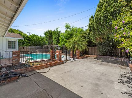 253 E Canterbury Dr, Stockton, CA 95207 Photo
