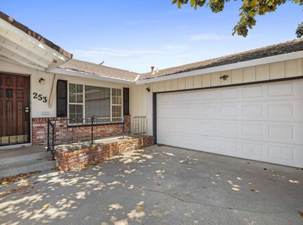 253 E Canterbury Dr, Stockton, CA 95207 Photo