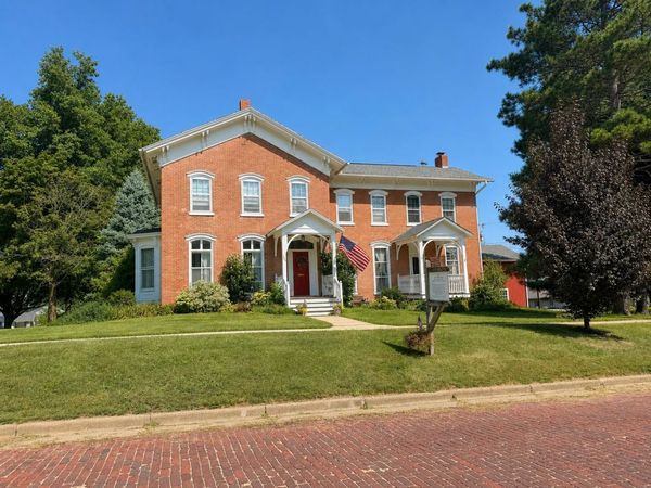 304 E Broadway, MOUNT CARROLL, IL 61053