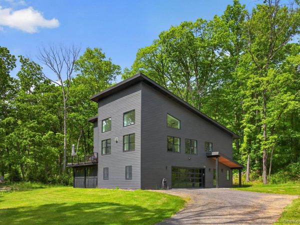739 Old Post Road, New Paltz, NY 12561