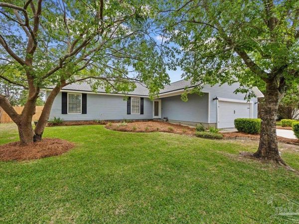 1938 N Iris Ln, Navarre, FL 32566