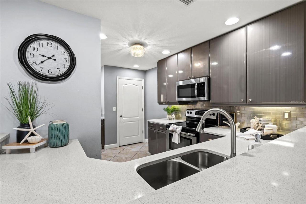6626 7th Avenue Circle W, Bradenton, FL 34209 Photo