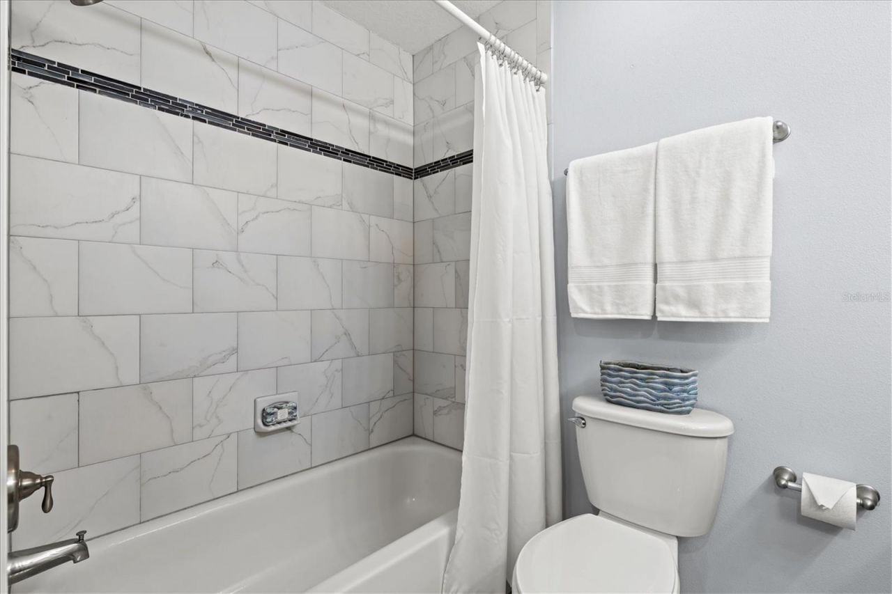 6626 7th Avenue Circle W, Bradenton, FL 34209 Photo