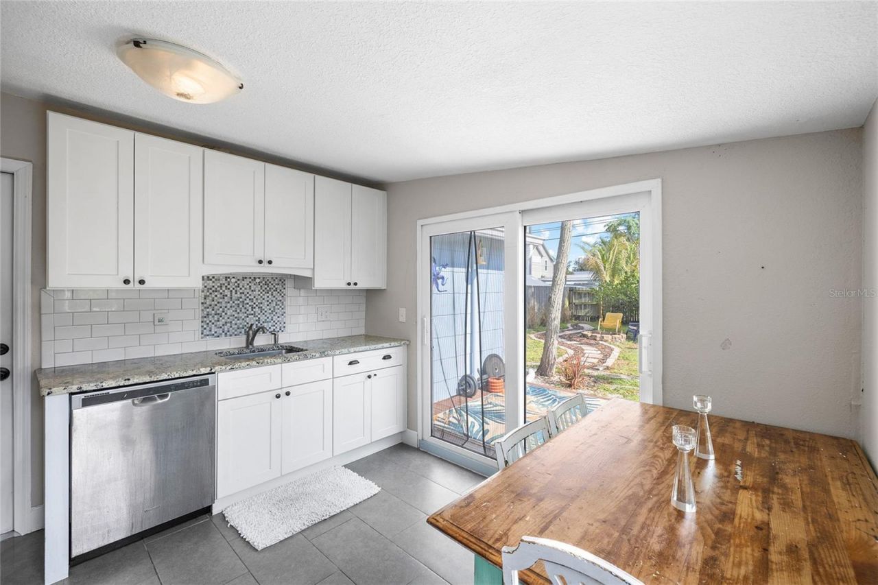 466 36th Avenue N, Saint Petersburg, FL 33704 Photo
