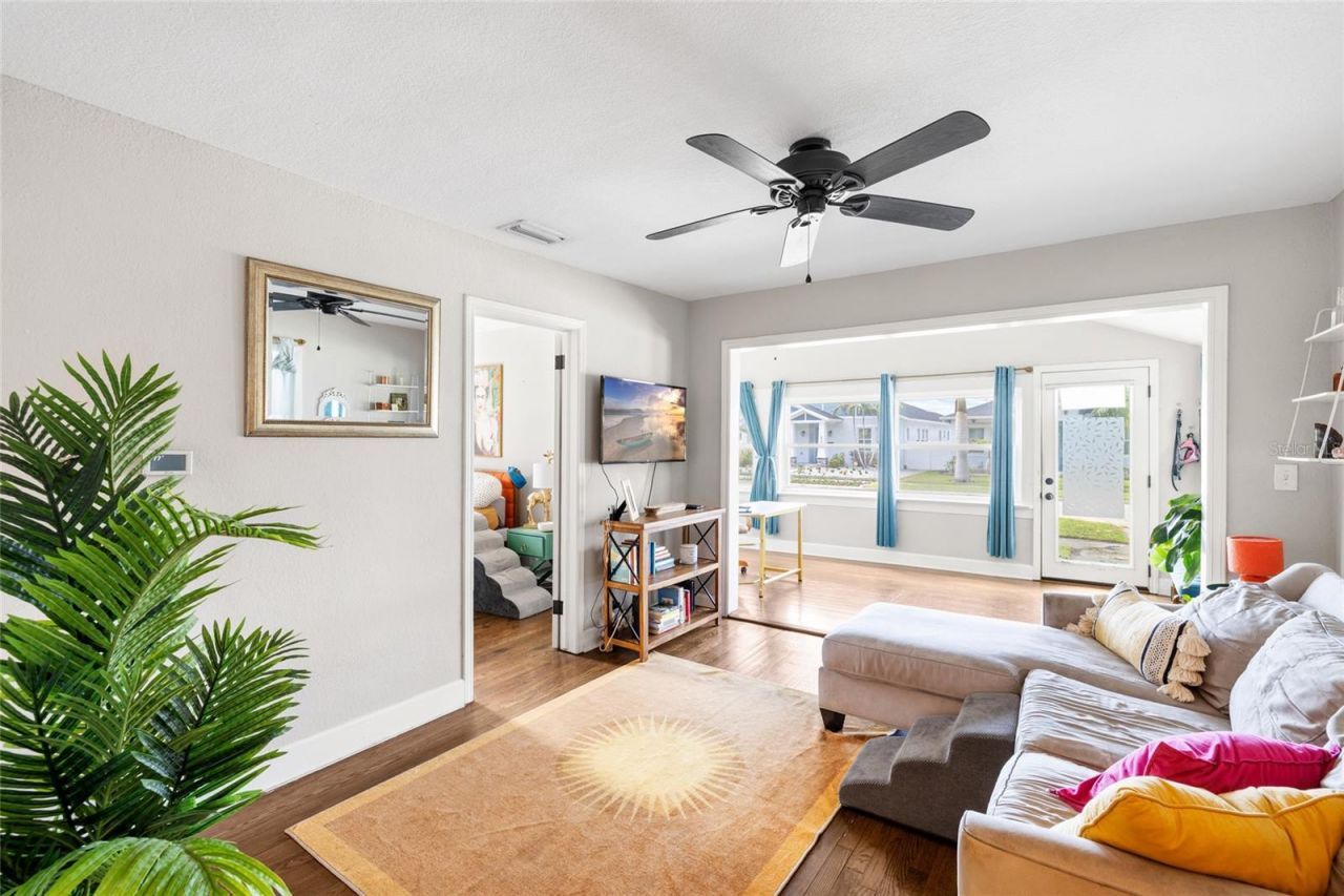 466 36th Avenue N, Saint Petersburg, FL 33704 Photo