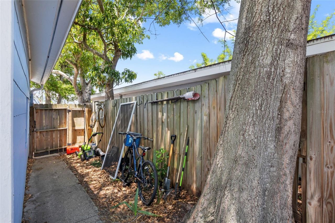466 36th Avenue N, Saint Petersburg, FL 33704 Photo