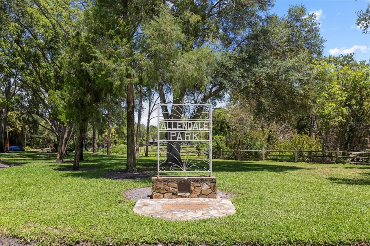 466 36th Avenue N, Saint Petersburg, FL 33704 Photo