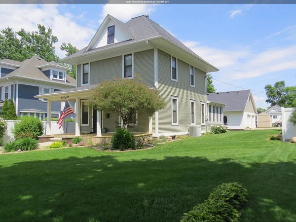 520 1st Ave. SE, LeMars, IA 51031