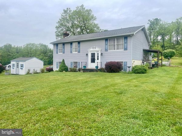 27 CANTERBURY DRIVE , MARTINSBURG, WV 25403