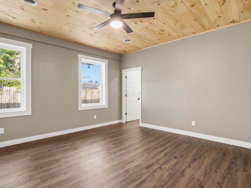 72 E Main Street, Zanesville, OH 43701 Photo 13
