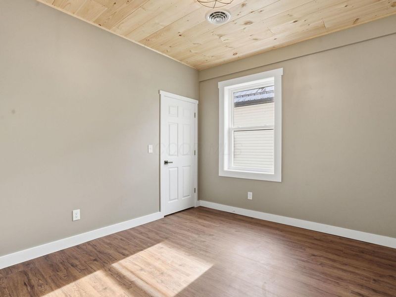 72 E Main Street, Zanesville, OH 43701 Photo 23