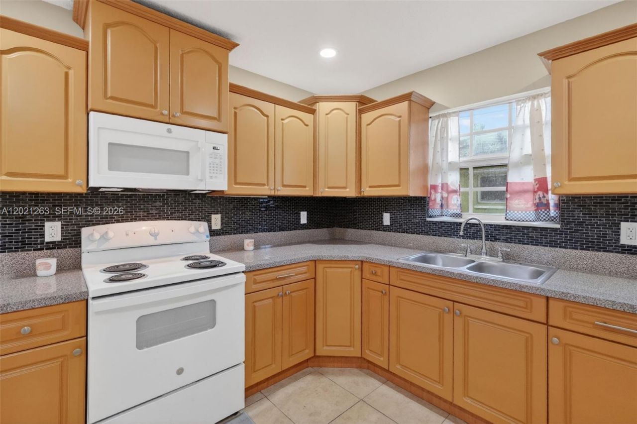 2620 NW 15th St , Fort Lauderdale, FL 33311 Photo