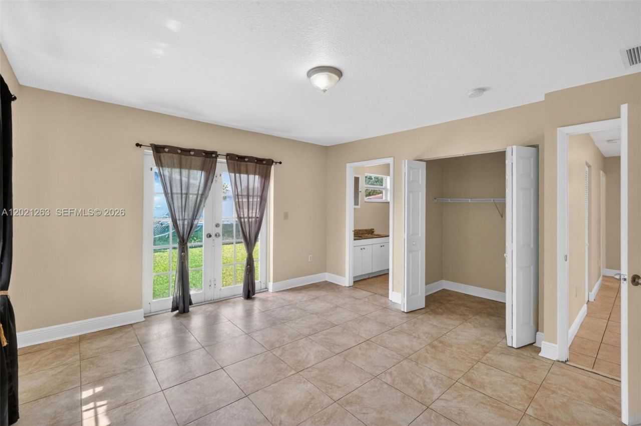 2620 NW 15th St , Fort Lauderdale, FL 33311 Photo